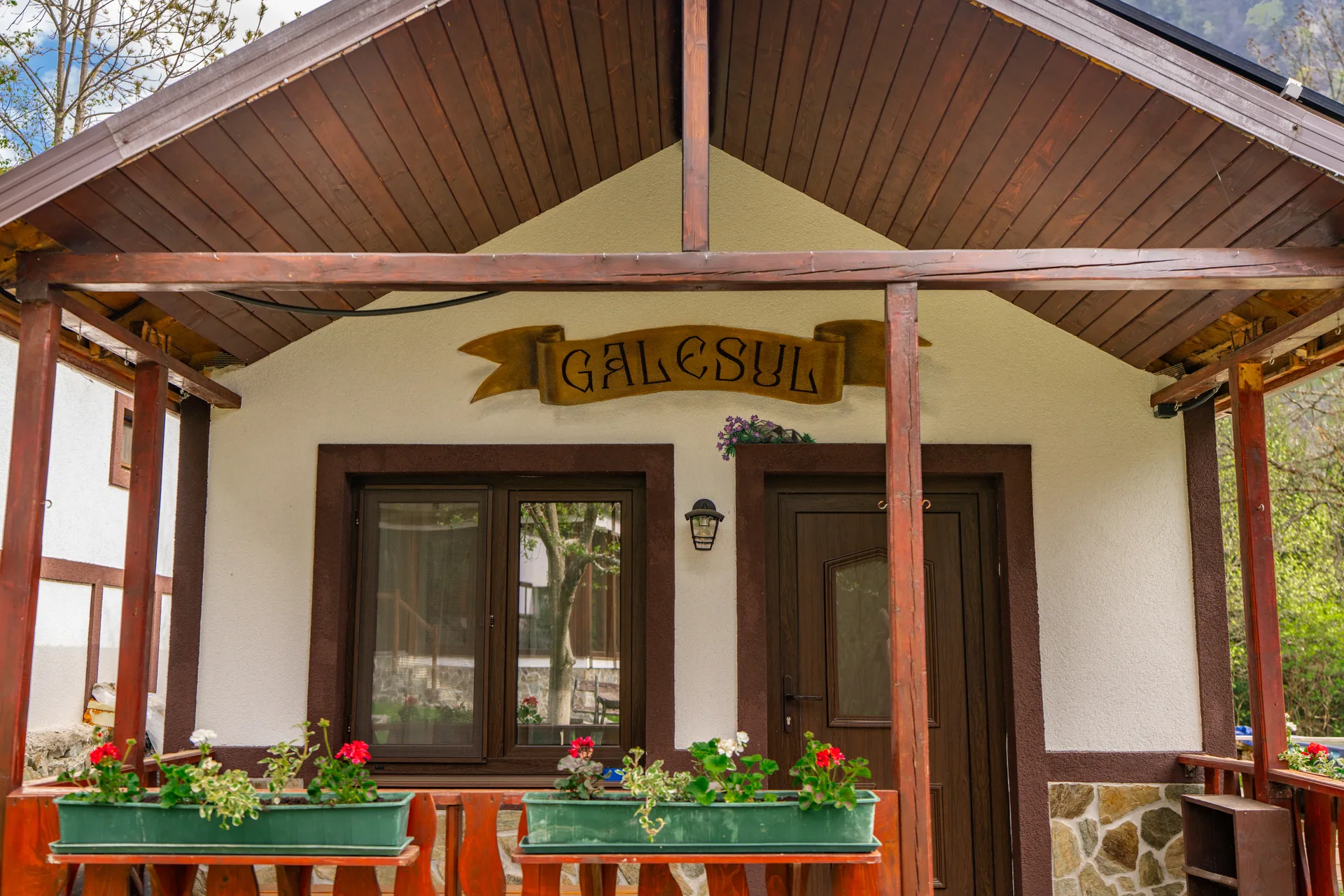 Galeșul - cabană montană Retezat pentru 2 persoane